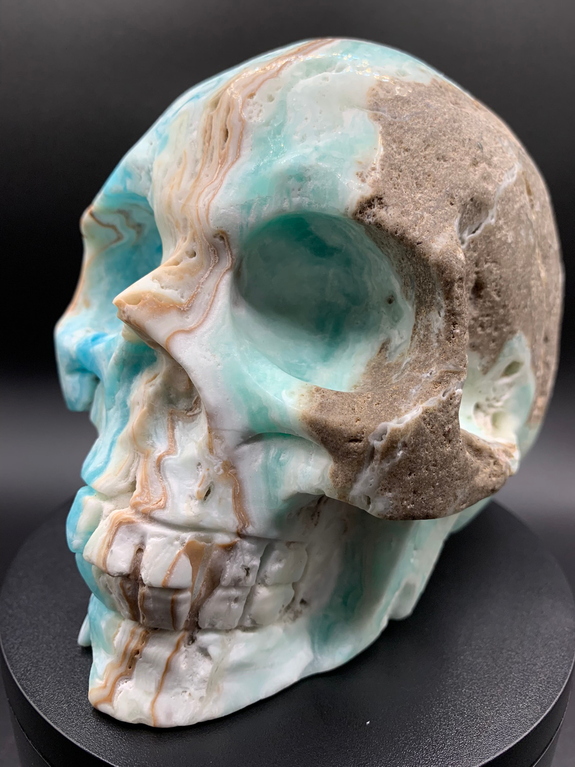 Amazing Crystal good Carribean Calcite Hand Carved Skull